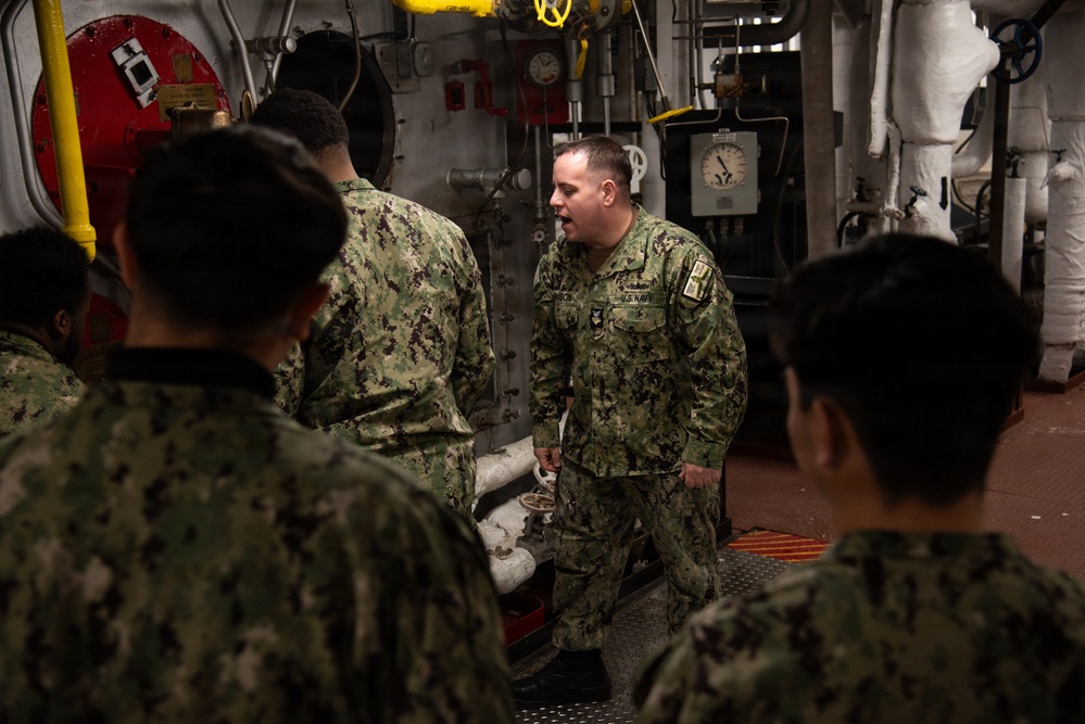 Surface Warfare Engineering Schools Command (SWESC) Great Lakes Instructors Train Next Generation of U.S. Navy Machinist's Mates