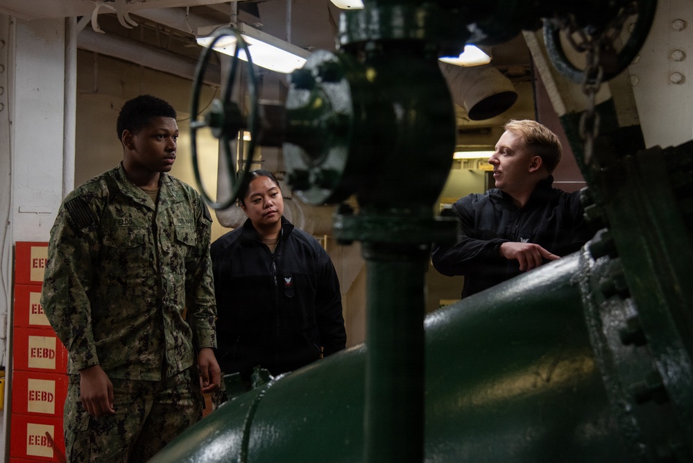 Surface Warfare Engineering Schools Command (SWESC) Great Lakes Instructors Train Next Generation of U.S. Navy Machinist's Mates