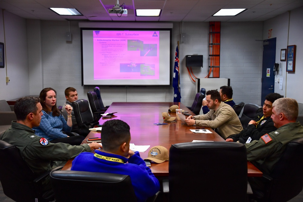 Congressional Staff Delegates Visit NASNI