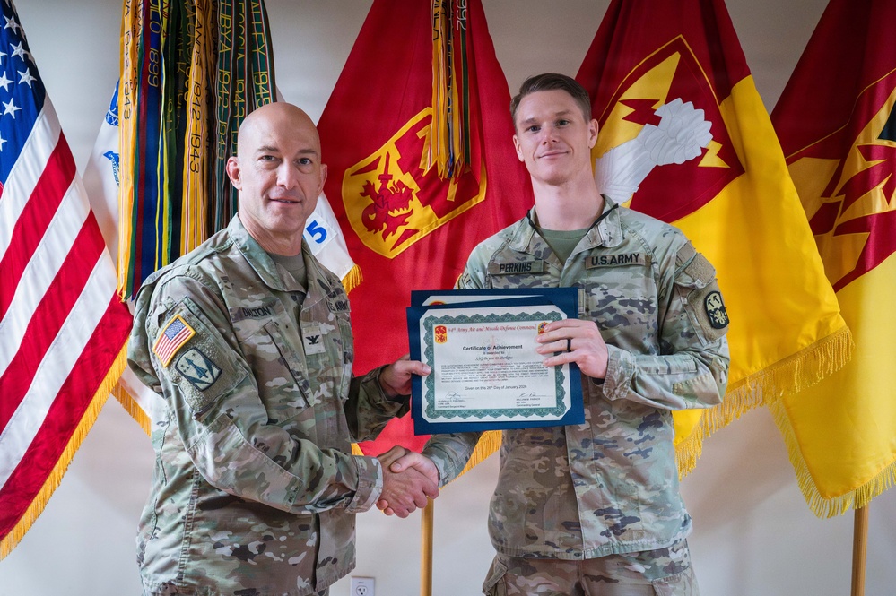 94th AAMDC Hosts Joint Combatives Training