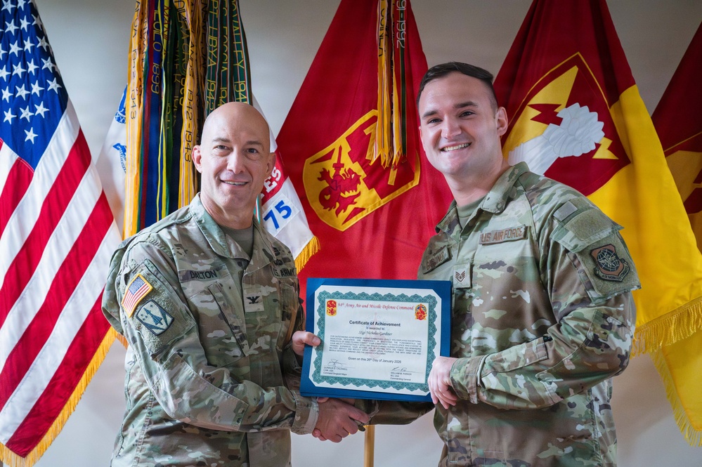 94th AAMDC Hosts Joint Combatives Training