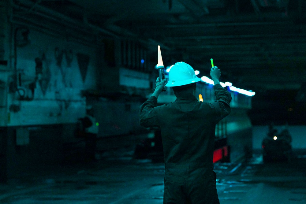 QUART 26.2: 3rd AA Bn. conducts night operations aboard USS Makin Island