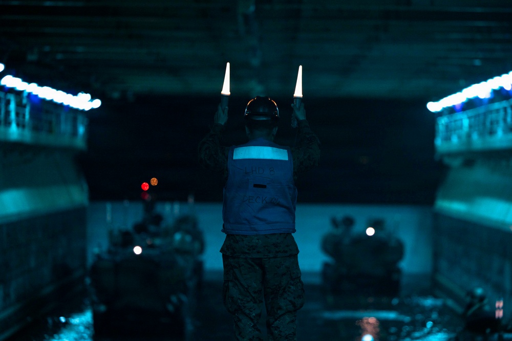 QUART 26.2: 3rd AA Bn. conducts night operations aboard USS Makin Island