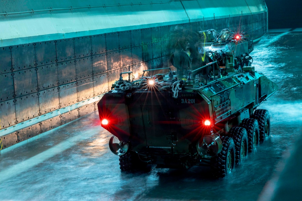 QUART 26.2: 3rd AA Bn. conducts night operations aboard USS Makin Island