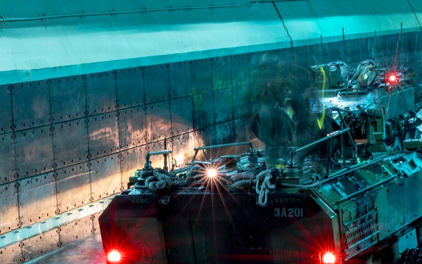 QUART 26.2: 3rd AA Bn. conducts night operations aboard USS Makin Island