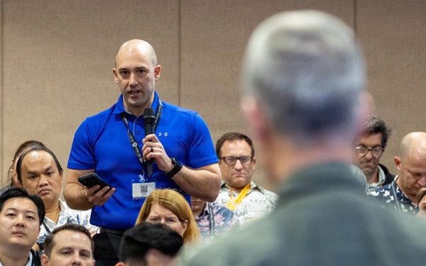 PacFleet Commander Speaks to IPOC Fellows