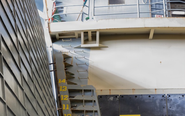 QUART 26.2: 3rd AA Bn. and 2nd Bn., 4th Marines conduct Ship to Shore operations onboard USS Makin Island