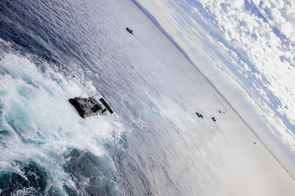 QUART 26.2: 3rd AA Bn. and 2nd Bn., 4th Marines conduct Ship to Shore operations onboard USS Makin Island