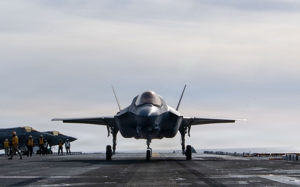 Boxer Conducts Flight Operations