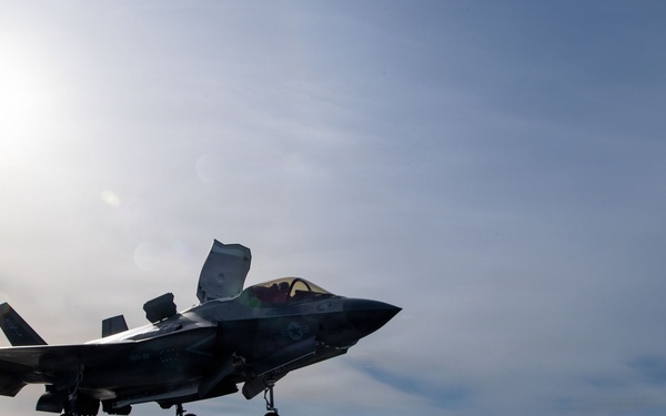 Boxer Conducts Flight Operations