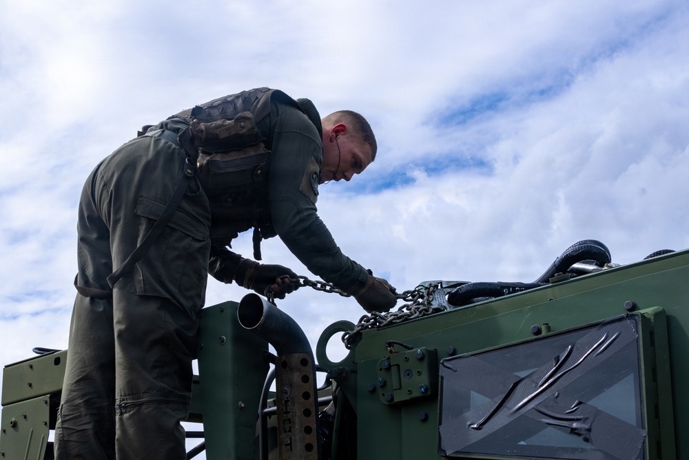 CLB-4, HMH-466 Helicopter Support Team Training