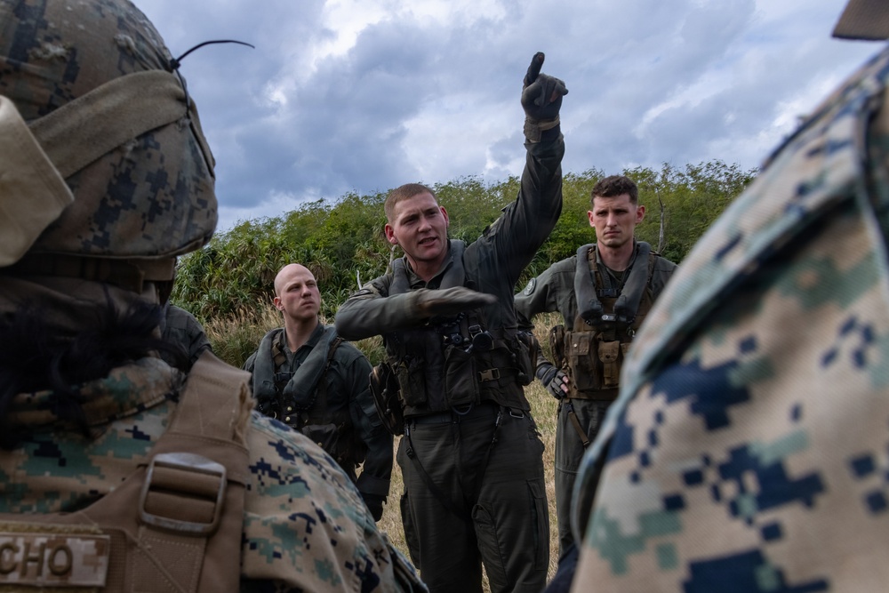 CLB-4, HMH-466 Helicopter Support Team Training