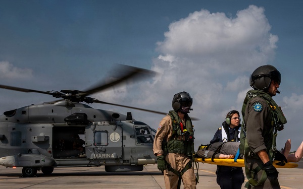 Italian Navy and Camp Lemonnier personnel conduct medical evacuation training