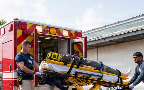 Italian Navy and Camp Lemonnier personnel conduct medical evacuation training