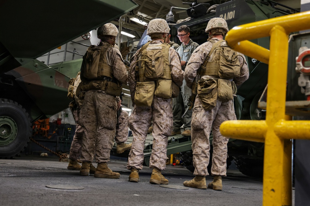 QUART 26.2: 2nd Bn. 4th Marines, 3rd Assault Amphibian Battalion conduct ship to shore operations aboard USS Makin Island