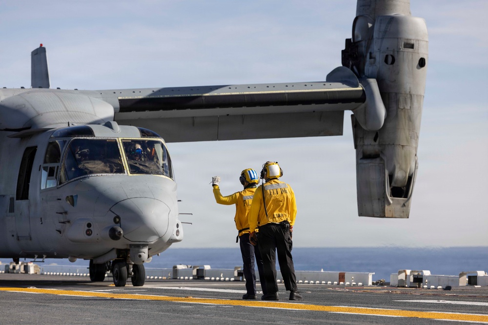 QUART 26.2: VMM-362, HMLA-367, and HMH-465 conduct deck landing qualifications aboard USS Makin Island