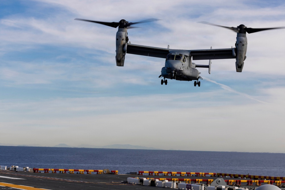 QUART 26.2: VMM-362, HMLA-367, and HMH-465 conduct deck landing qualifications aboard USS Makin Island