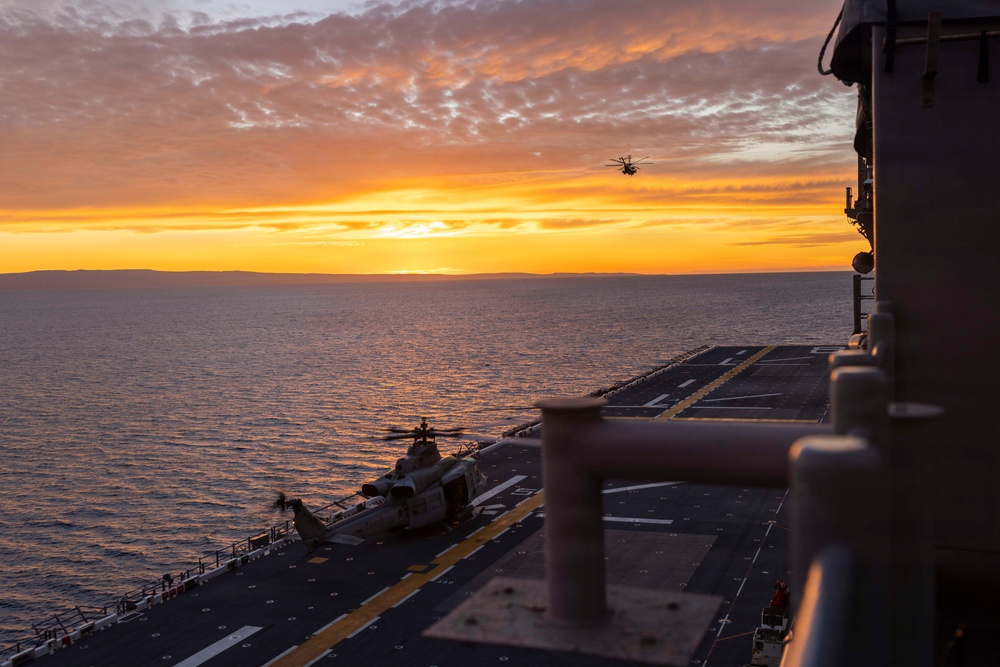 QUART 26.2: VMM-362, HMLA-367, and HMH-465 conduct deck landing qualifications aboard USS Makin Island