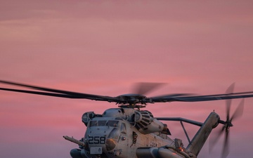 QUART 26.2: VMM-362, HMLA-367, and HMH-465 conduct deck landing qualifications aboard USS Makin Island