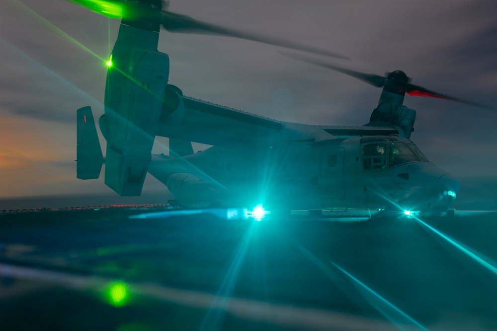 QUART 26.2: VMM-362, HMLA-367, and HMH-465 conduct deck landing qualifications aboard USS Makin Island