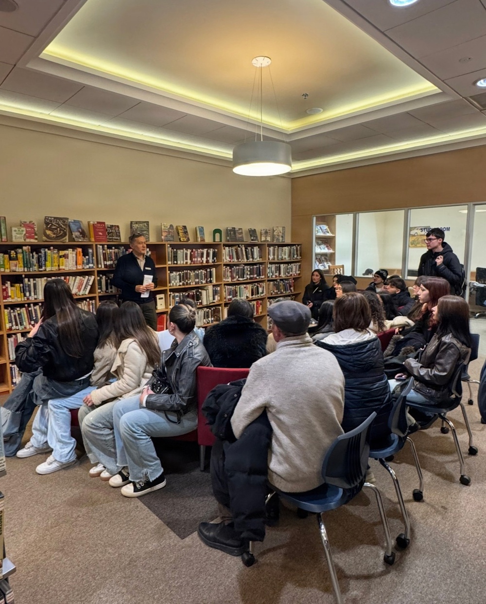 Italian High School Students Visit NSA Naples