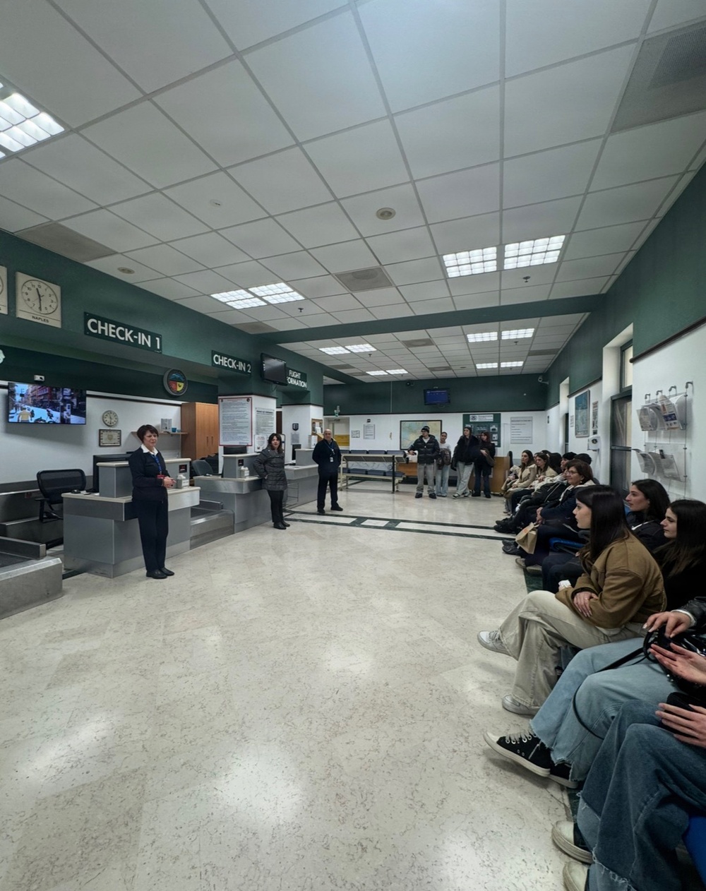 Italian High School Students Visit NSA Naples