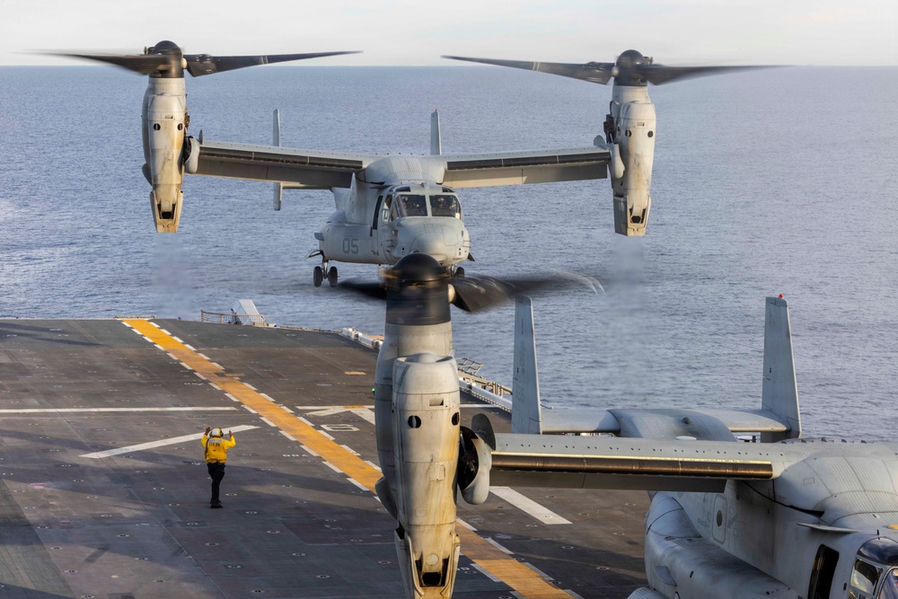 QUART 26.2: VMM-362, HMLA-367, and HMH-465 conduct deck landing qualifications aboard USS Makin Island
