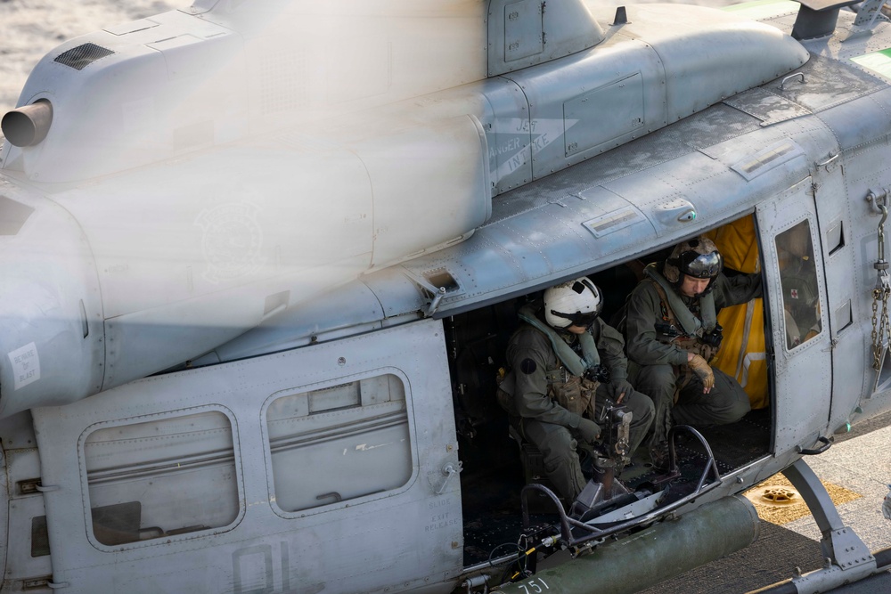 QUART 26.2: VMM-362, HMLA-367, and HMH-465 conduct deck landing qualifications aboard USS Makin Island