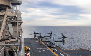 QUART 26.2: VMM-362, HMLA-367, and HMH-465 conduct deck landing qualifications aboard USS Makin Island