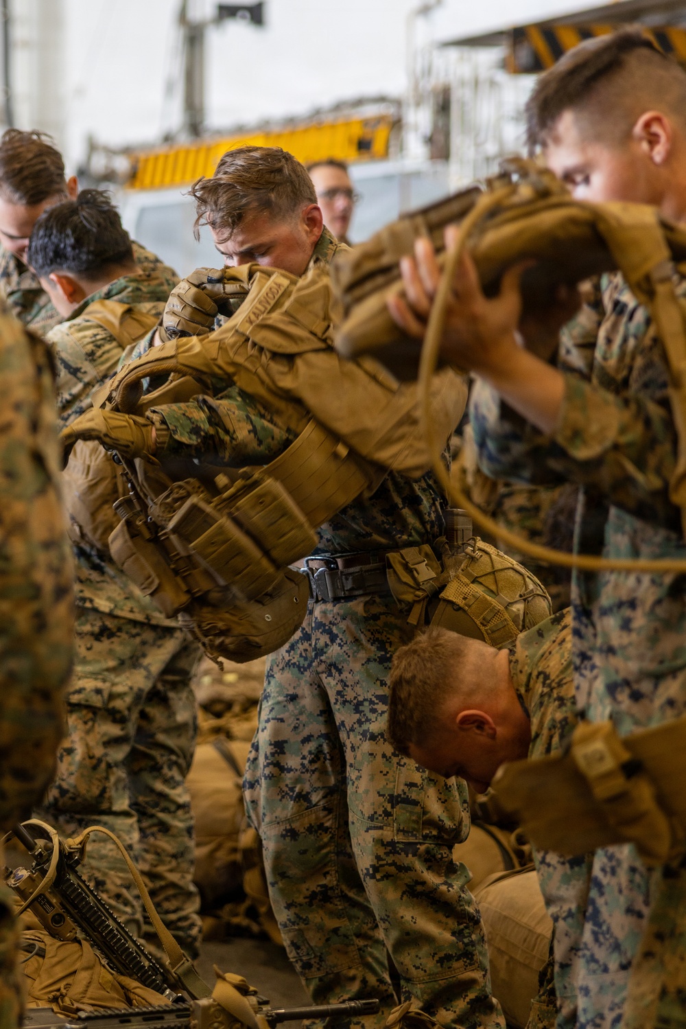 QUART 26.2: LCAC operations aboard USS Makin Island