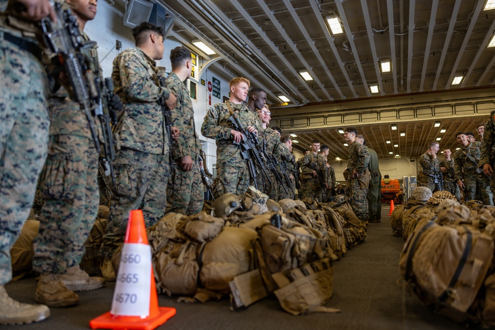 QUART 26.2: LCAC operations aboard USS Makin Island