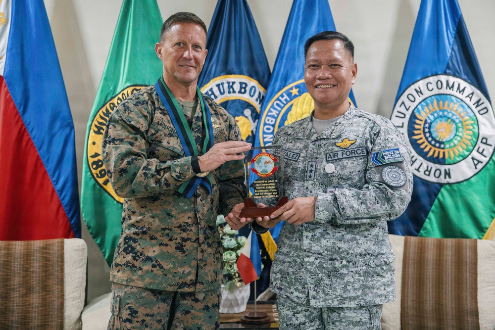 MRF-SEA Marines Meet Northern Luzon Command Leadership