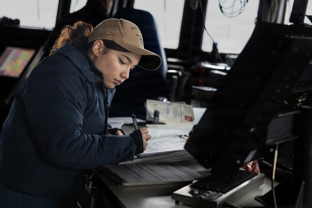 USS Gonzalez Integrates with Carrier Strike Group TEN During Group Sail Exercise