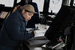 USS Gonzalez Integrates with Carrier Strike Group TEN During Group Sail Exercise