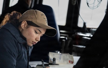 USS Gonzalez Integrates with Carrier Strike Group TEN During Group Sail