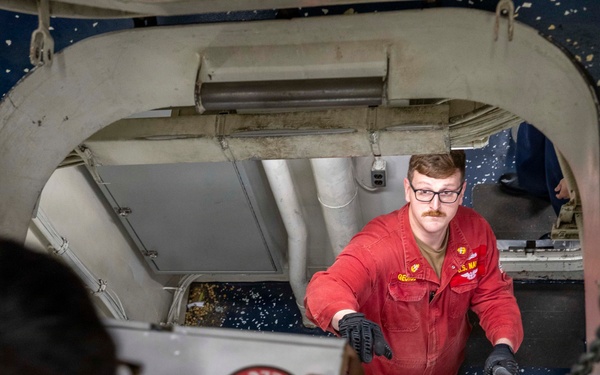 USS Michael Murphy conducts routine operations