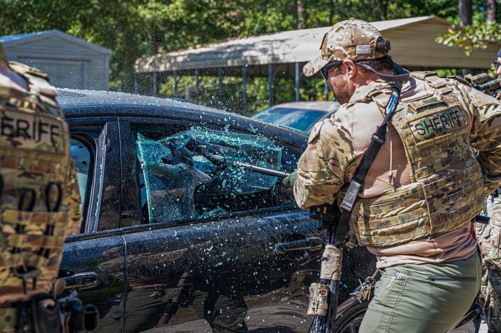 Federal Bureau of Investigation, Columbia Field Office Hosts Special Weapons and Tactics Summit