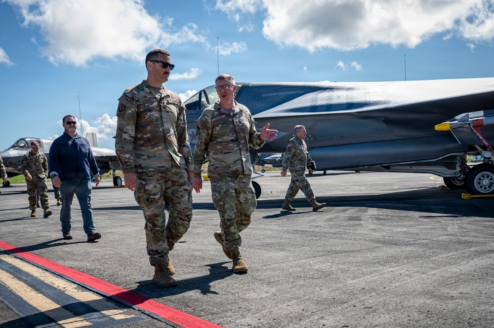 SOUTHCOM command visits Puerto Rico