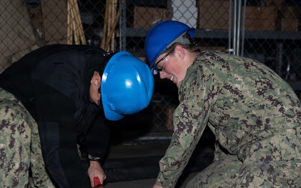 Ike Conducts Planned Incremental Availability maintenance period