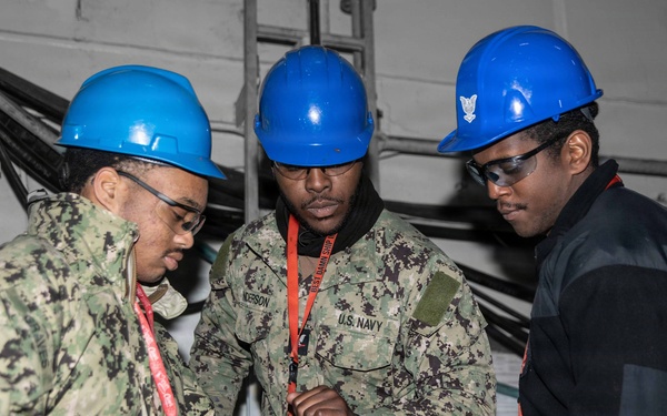 Ike Conducts Planned Incremental Availability maintenance period