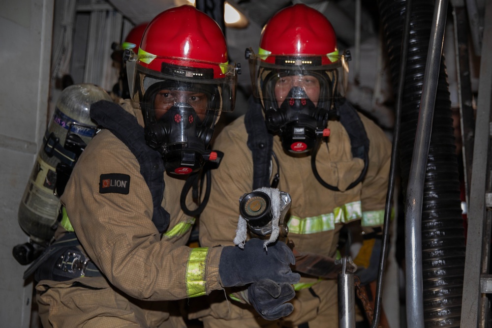 Ike Conducts Planned Incremental Availability maintenance period