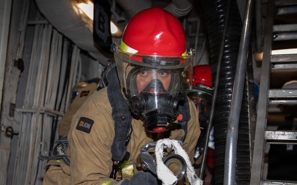 Ike Conducts Planned Incremental Availability maintenance period