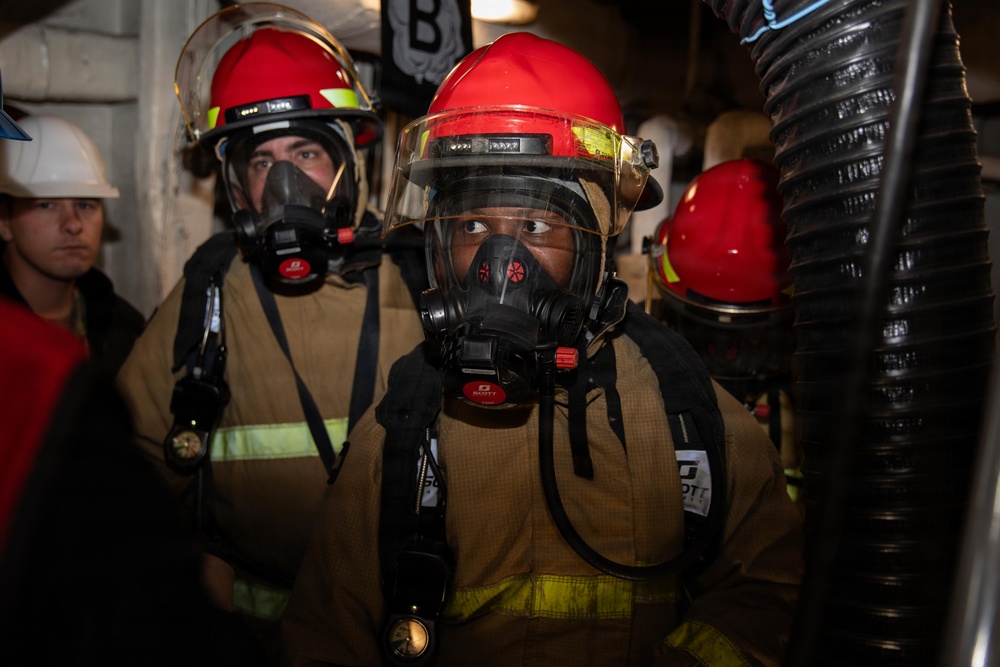 Ike Conducts Planned Incremental Availability maintenance period