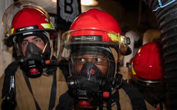 Ike Conducts Planned Incremental Availability maintenance period