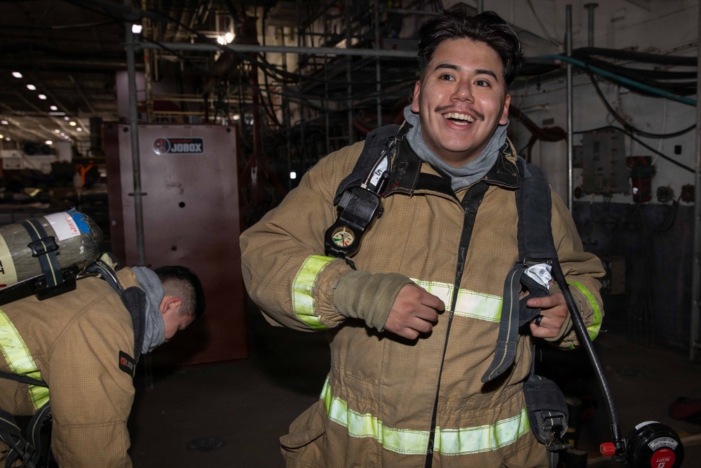 Ike Conducts Planned Incremental Availability maintenance period