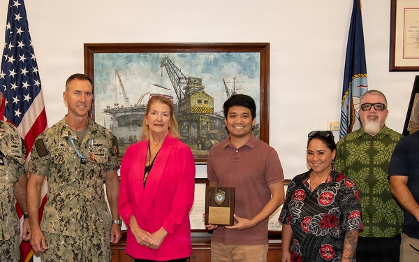 Pearl Harbor Naval Shipyard Supervisor Honored with Annual Award