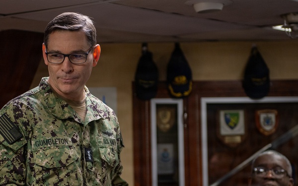 Vice Adm. John Gumbleton Visits USS Truxtun