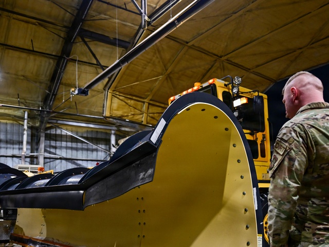 Scott AFB crews battle winter storm, keep mission moving