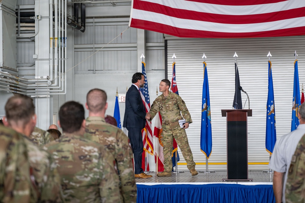 Under Secretary of the Air Force visits the 15th Wing
