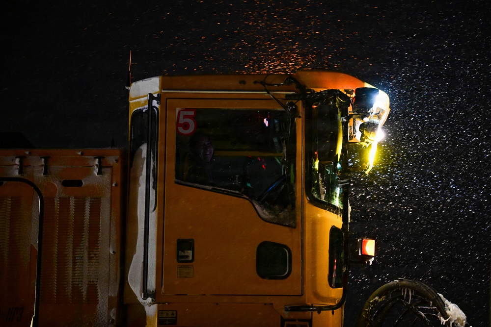 Scott AFB crews battle winter storm, keep mission moving
